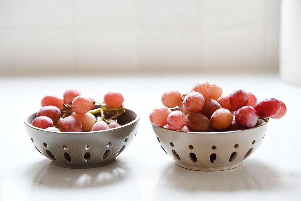 Stoneware Berry Bowl -Round