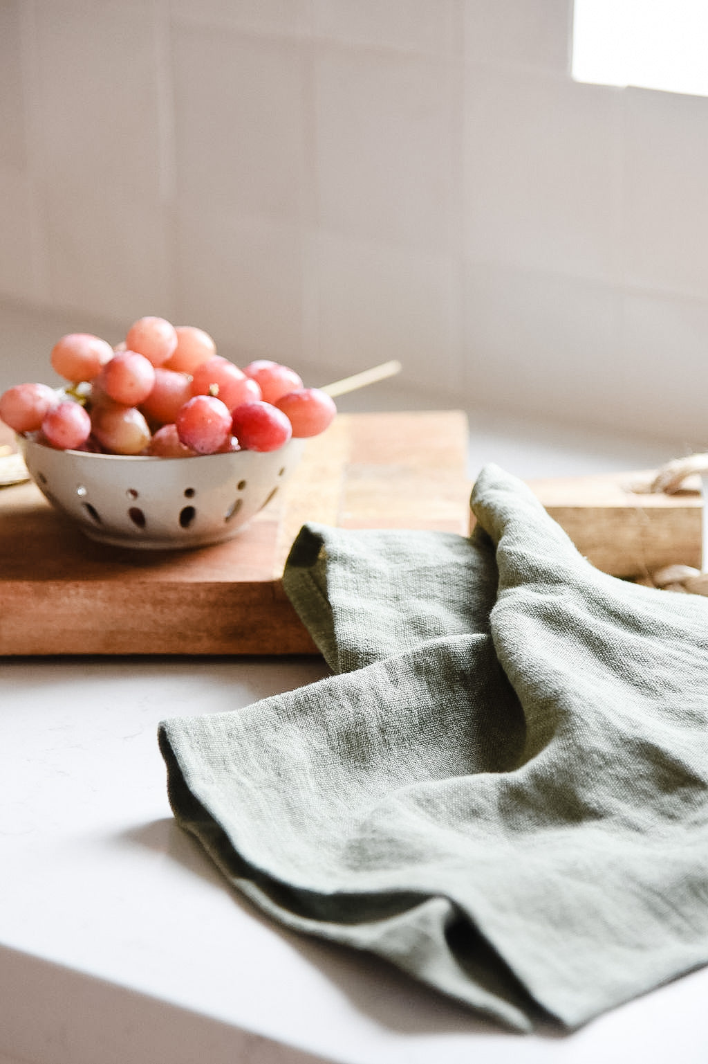 Stoneware Berry Bowl -Round