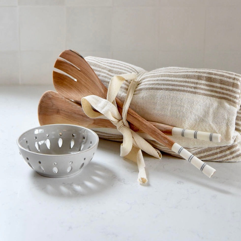 Stoneware Berry Bowl -Round